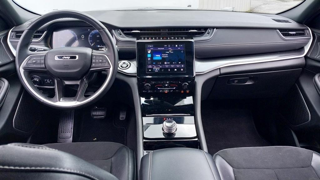 used 2022 Jeep Grand Cherokee car, priced at $34,995
