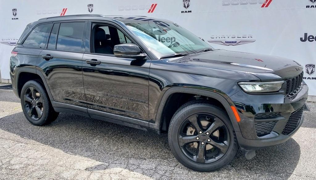 used 2022 Jeep Grand Cherokee car, priced at $34,995
