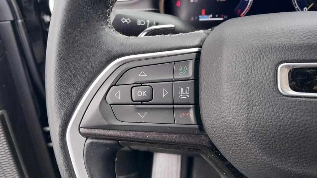 used 2022 Jeep Grand Cherokee car, priced at $34,995