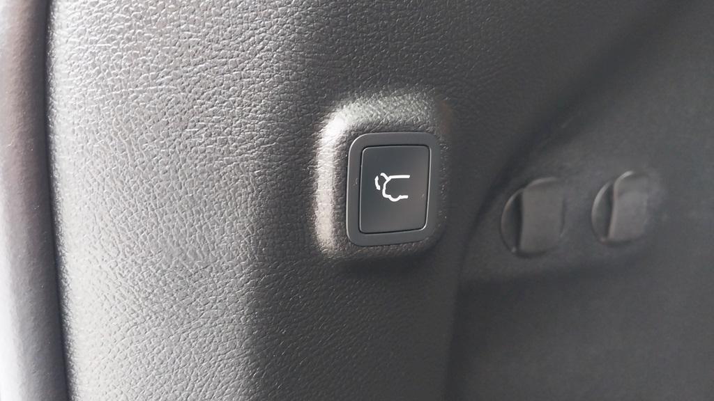 used 2021 Jeep Cherokee car, priced at $19,675