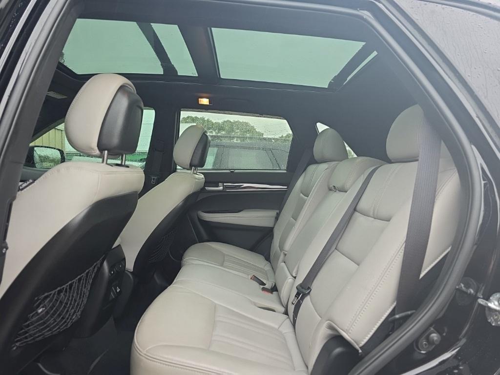 used 2015 Kia Sorento car, priced at $14,995
