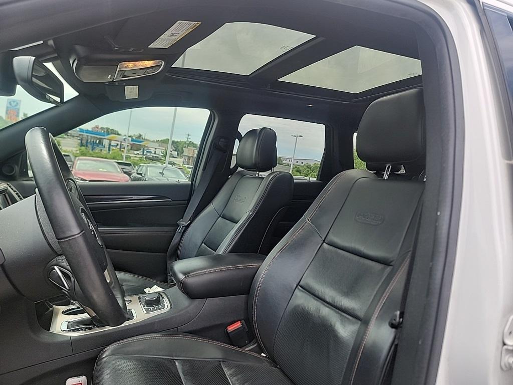 used 2016 Jeep Grand Cherokee car, priced at $14,995