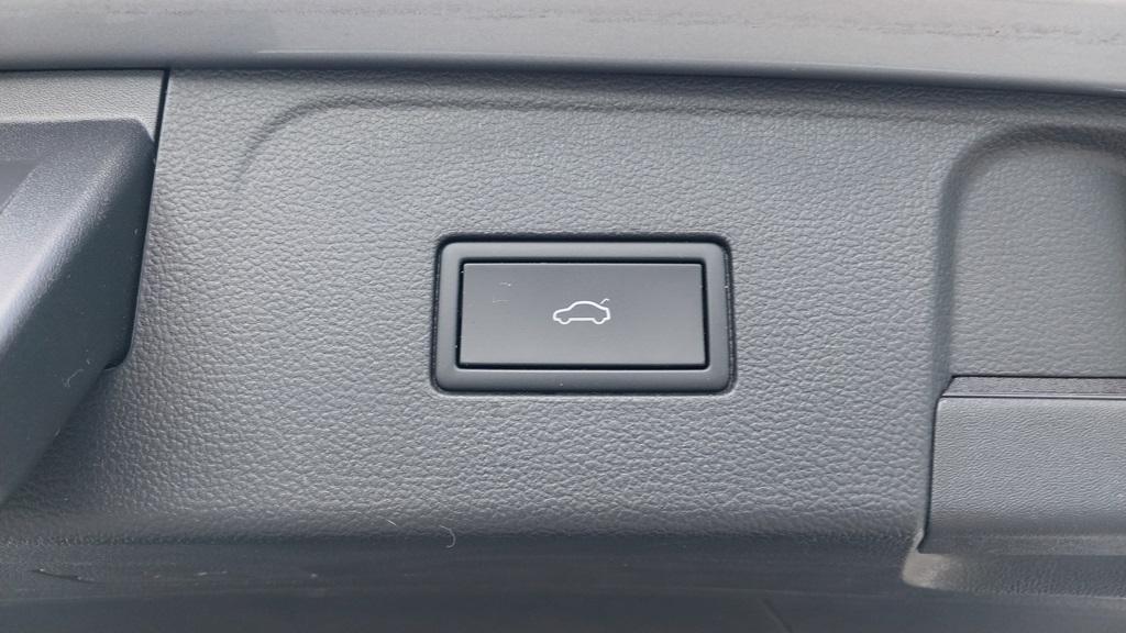 used 2025 Volkswagen Atlas car, priced at $35,891
