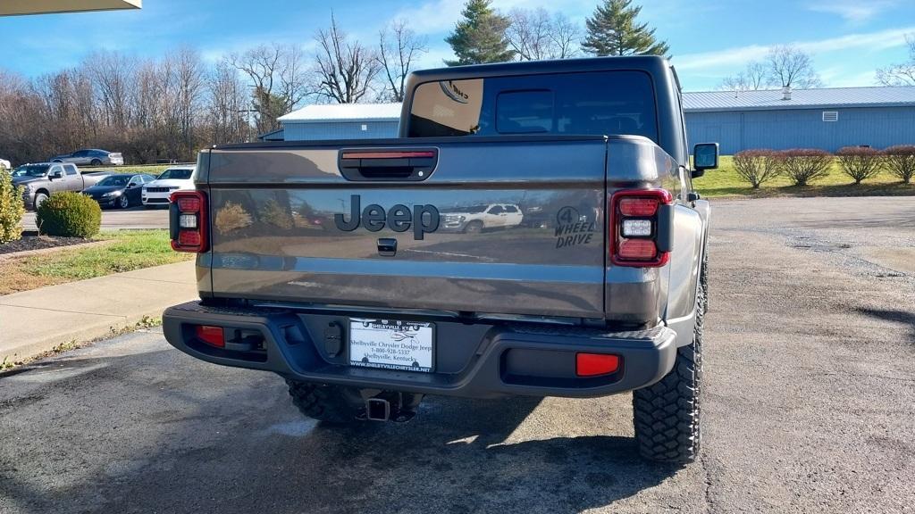 new 2025 Jeep Gladiator car, priced at $46,975