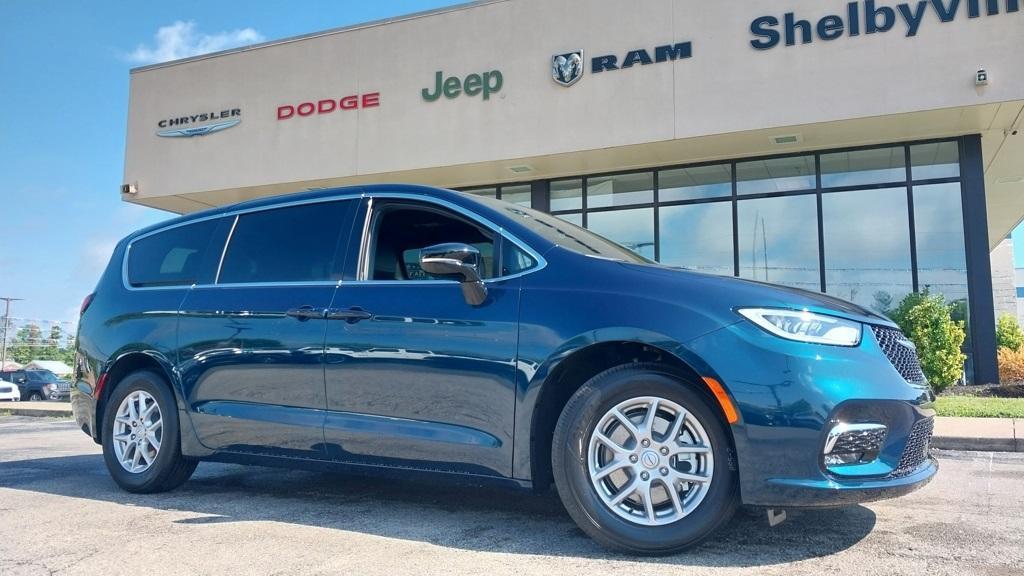 new 2025 Chrysler Pacifica car, priced at $38,518