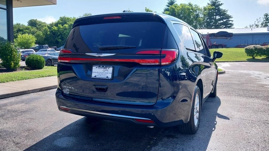 new 2025 Chrysler Pacifica car, priced at $38,518
