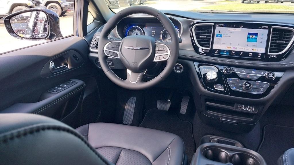 new 2025 Chrysler Pacifica car, priced at $38,518