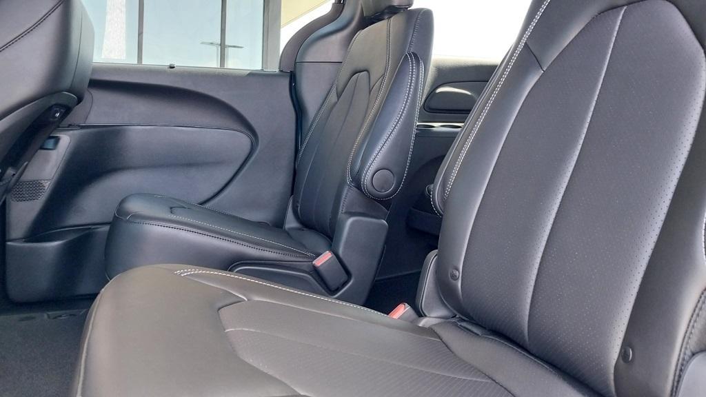 new 2025 Chrysler Pacifica car, priced at $38,518