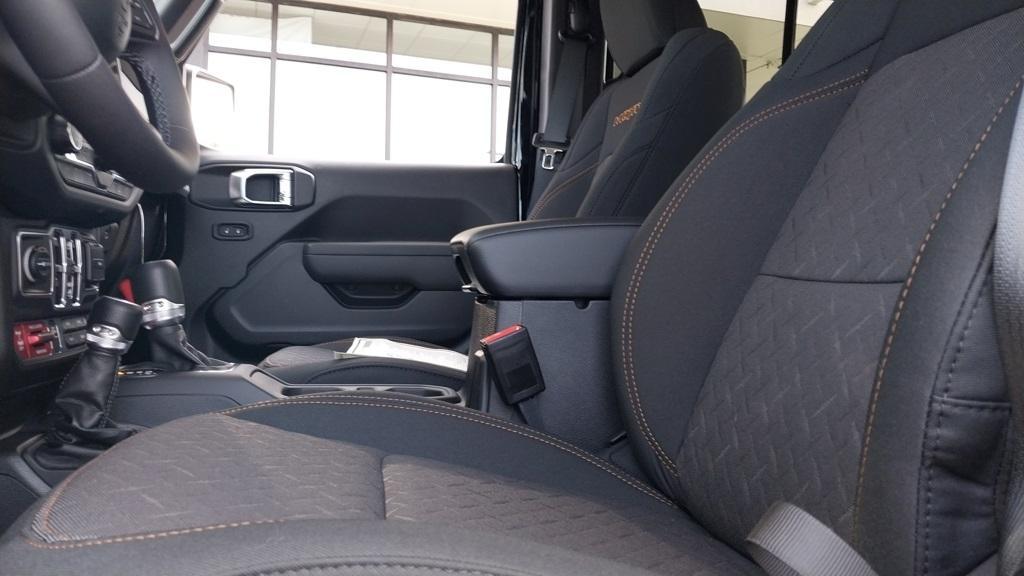 new 2025 Jeep Gladiator car, priced at $48,870