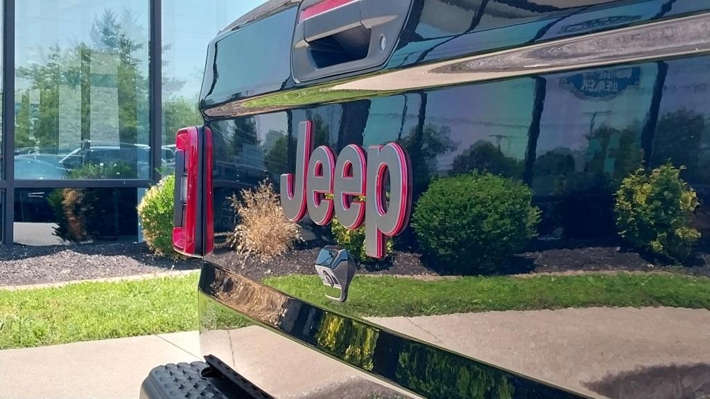 new 2025 Jeep Gladiator car