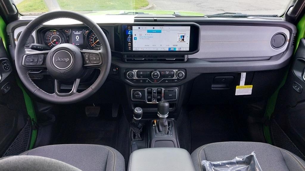 new 2025 Jeep Gladiator car, priced at $38,815