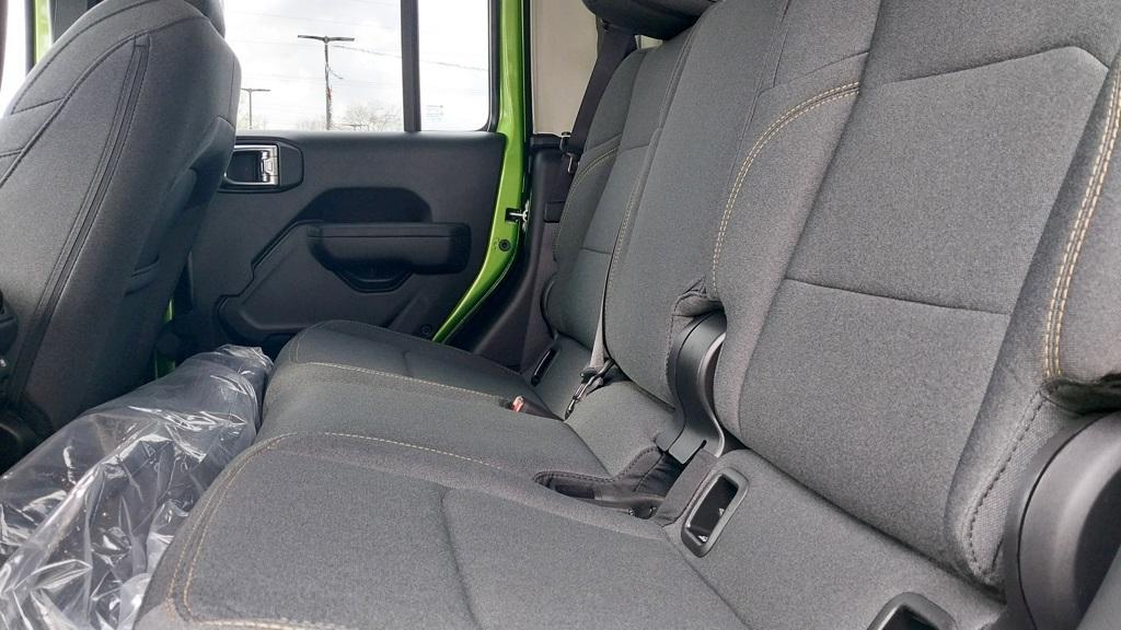 new 2025 Jeep Gladiator car, priced at $38,815