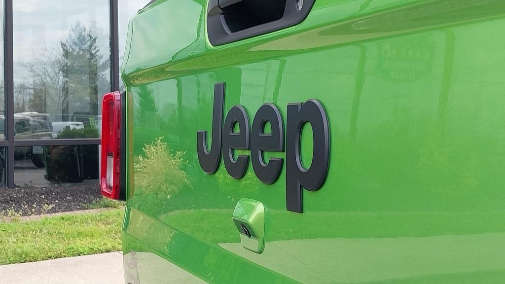 new 2025 Jeep Gladiator car, priced at $38,815