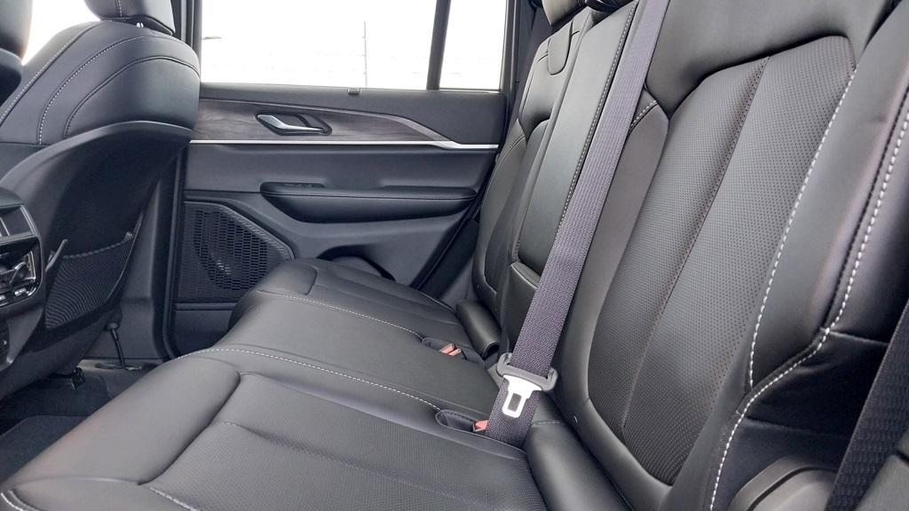 new 2025 Jeep Grand Cherokee car, priced at $47,584