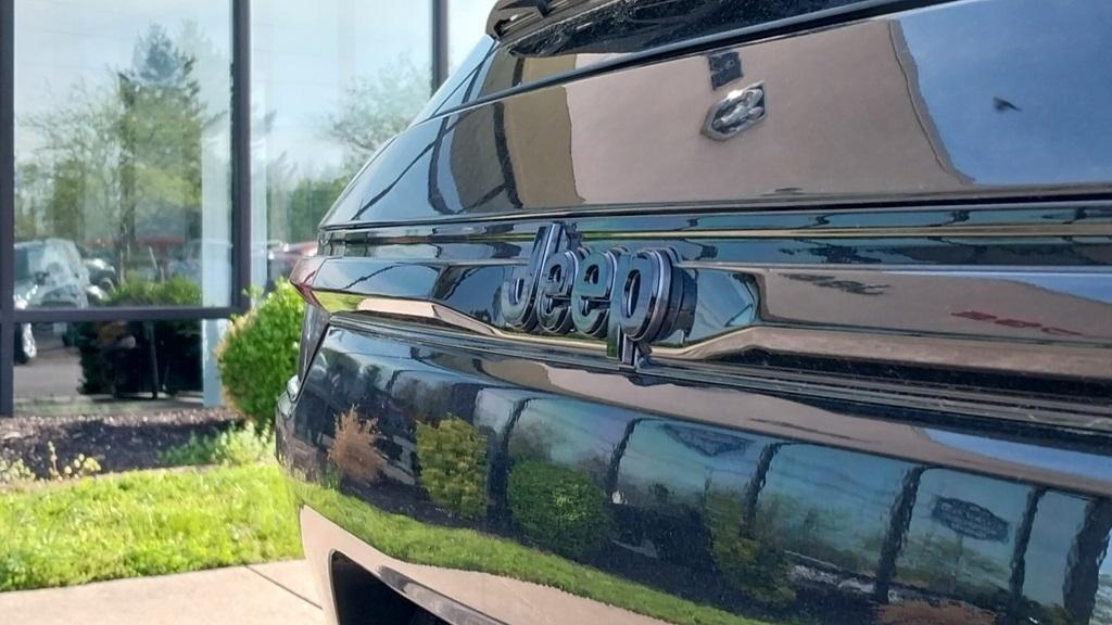 new 2025 Jeep Grand Cherokee car, priced at $47,584
