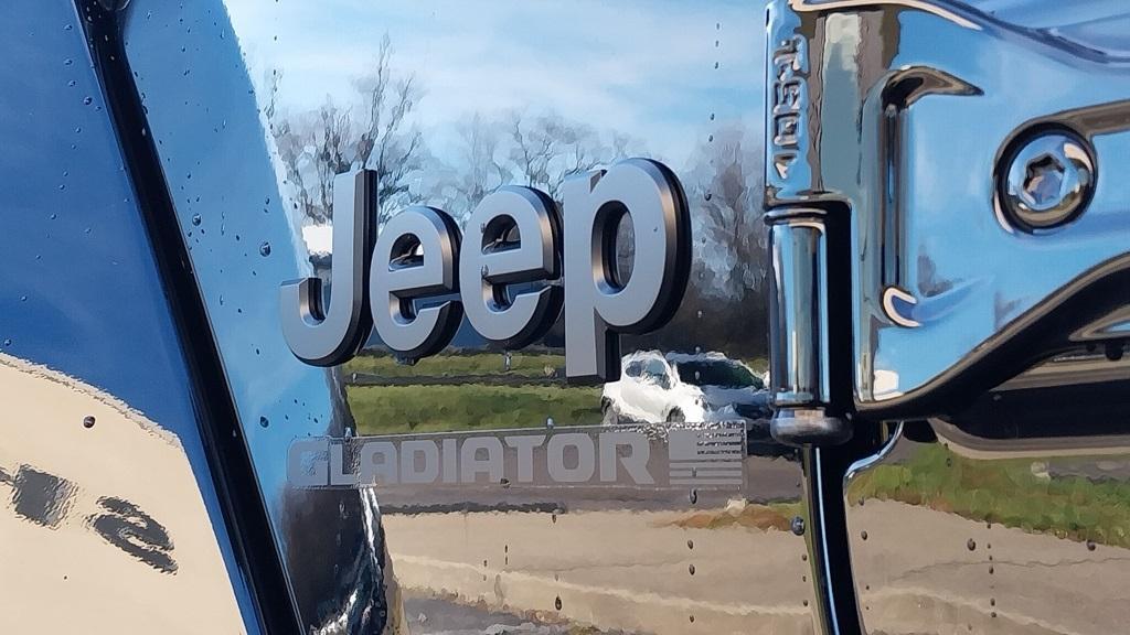 new 2025 Jeep Gladiator car, priced at $39,680