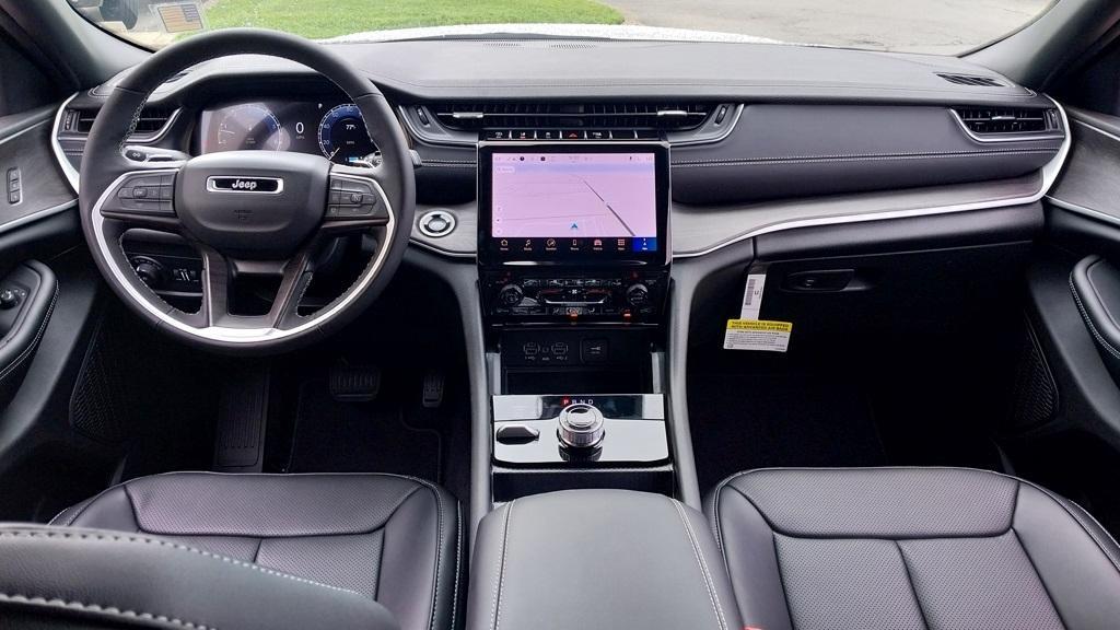 new 2025 Jeep Grand Cherokee car, priced at $44,060