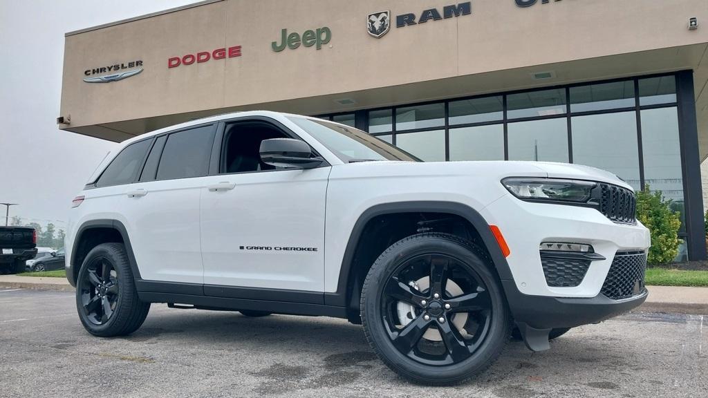 new 2025 Jeep Grand Cherokee car, priced at $44,060