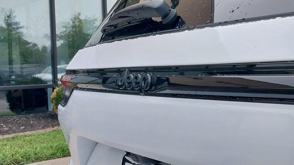new 2025 Jeep Grand Cherokee car, priced at $44,060