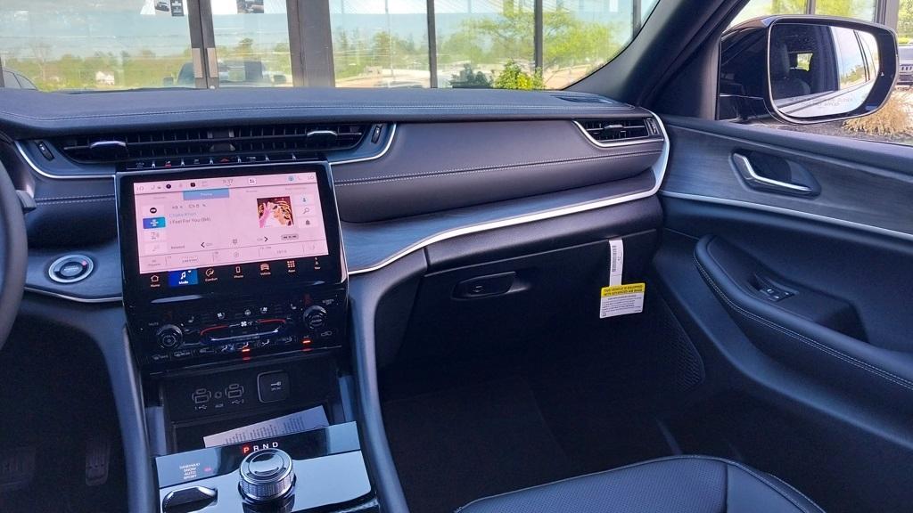 new 2025 Jeep Grand Cherokee L car, priced at $48,531