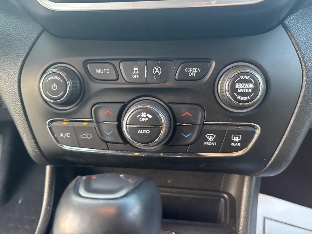 used 2021 Jeep Cherokee car, priced at $21,875