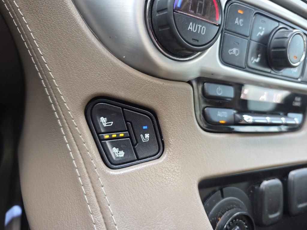 used 2017 GMC Yukon car, priced at $22,899