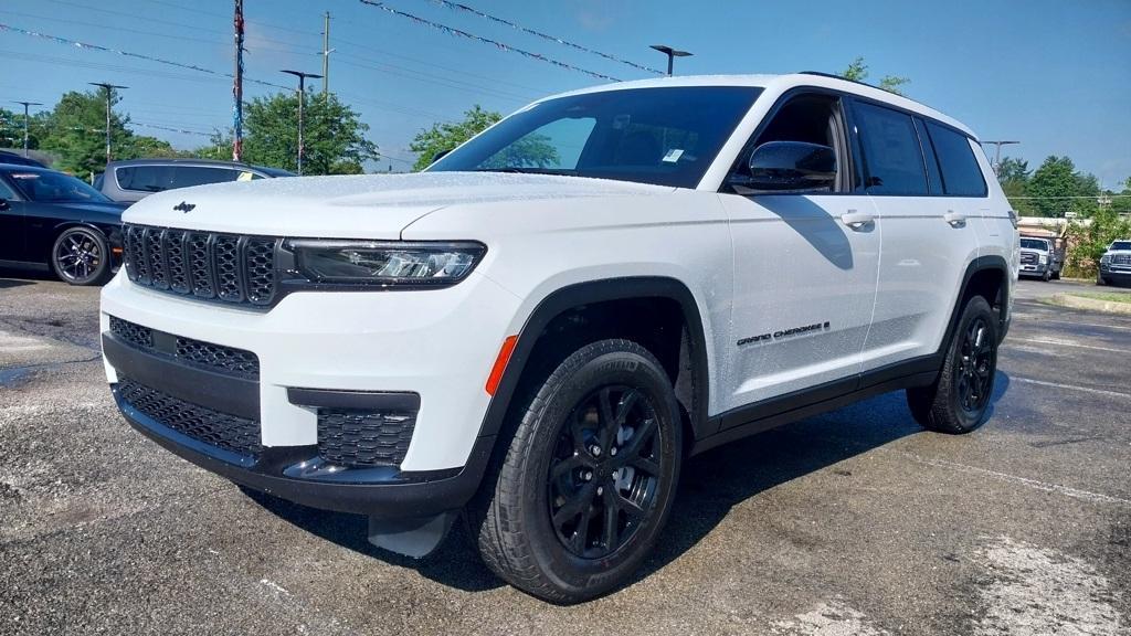 new 2025 Jeep Grand Cherokee L car, priced at $39,635