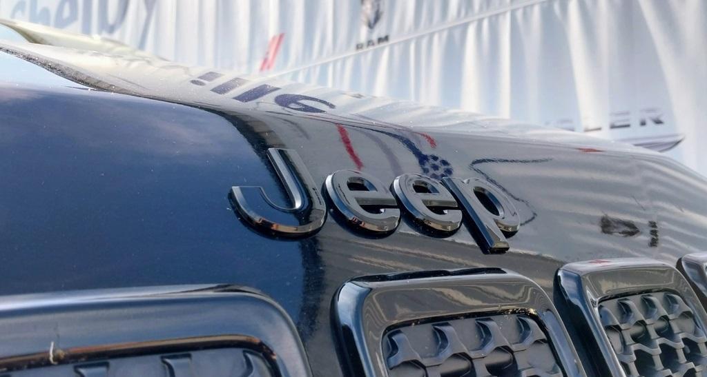used 2021 Jeep Cherokee car, priced at $20,594