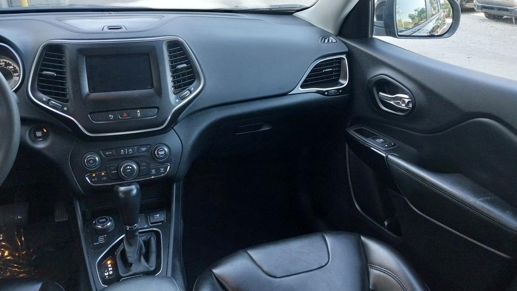 used 2021 Jeep Cherokee car, priced at $20,594