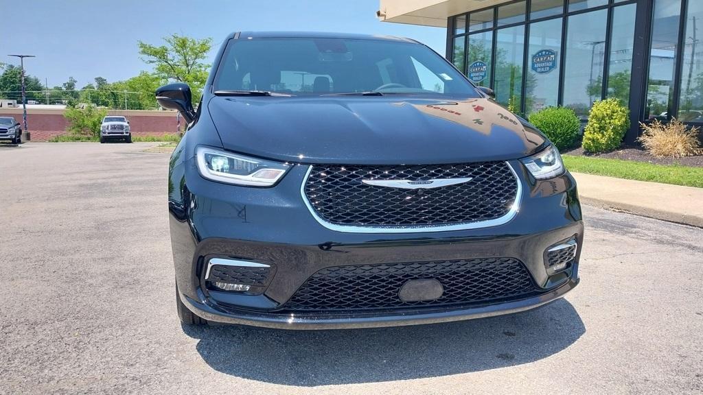 new 2025 Chrysler Pacifica car, priced at $38,745