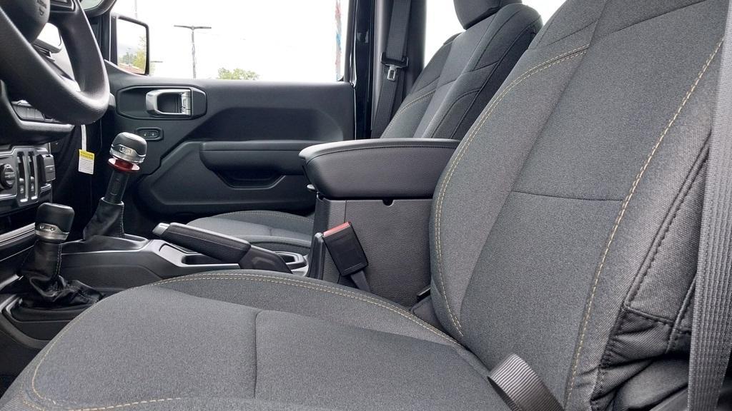 new 2025 Jeep Wrangler car, priced at $31,150