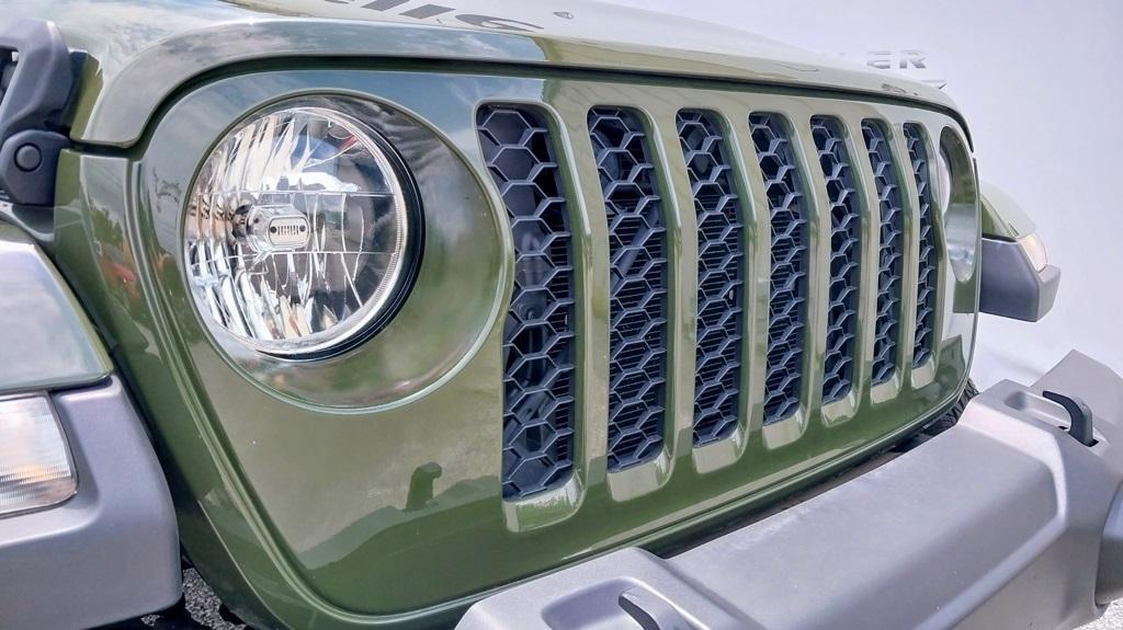used 2023 Jeep Gladiator car, priced at $32,385