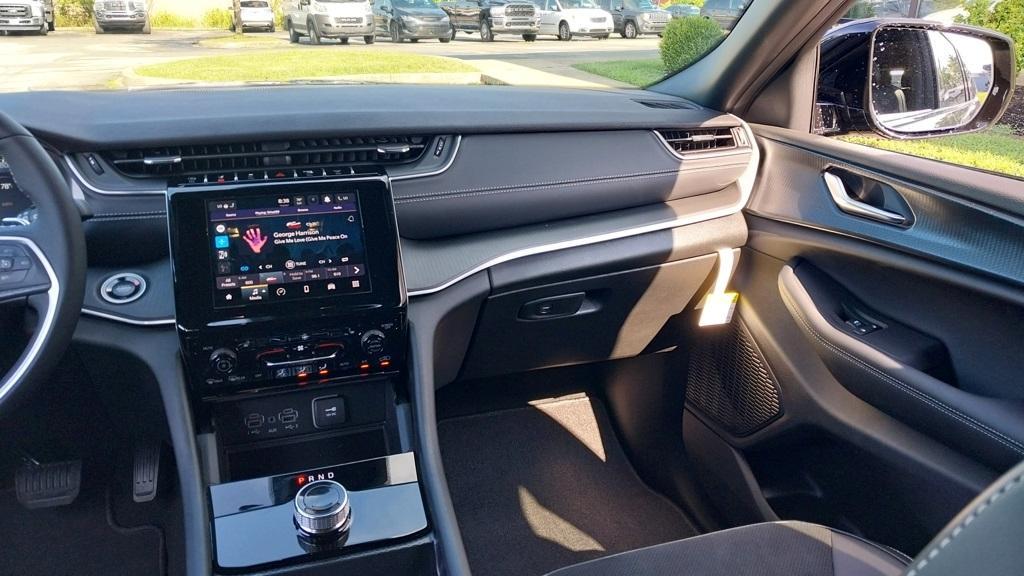 new 2025 Jeep Grand Cherokee L car, priced at $40,730