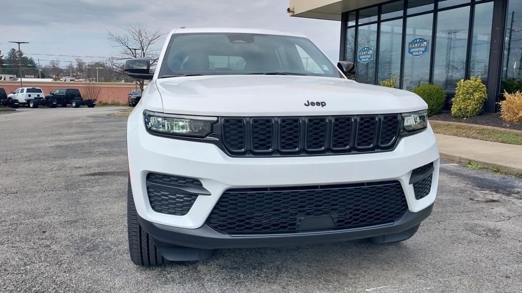 new 2025 Jeep Grand Cherokee car, priced at $40,580