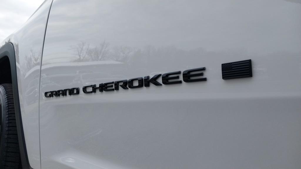 new 2025 Jeep Grand Cherokee car, priced at $40,580