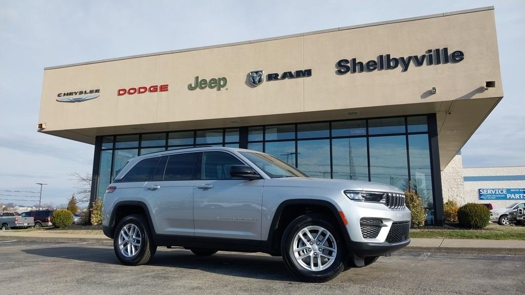 new 2025 Jeep Grand Cherokee car, priced at $35,970