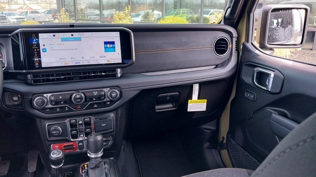 new 2025 Jeep Gladiator car, priced at $46,475