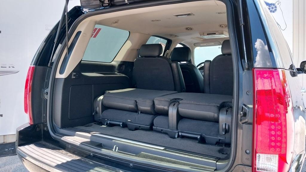 used 2009 Cadillac Escalade car, priced at $13,553