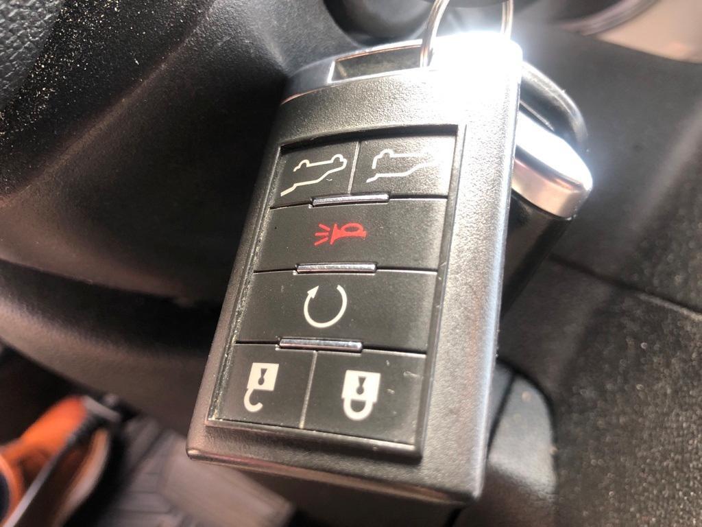 used 2009 Cadillac Escalade car, priced at $14,998