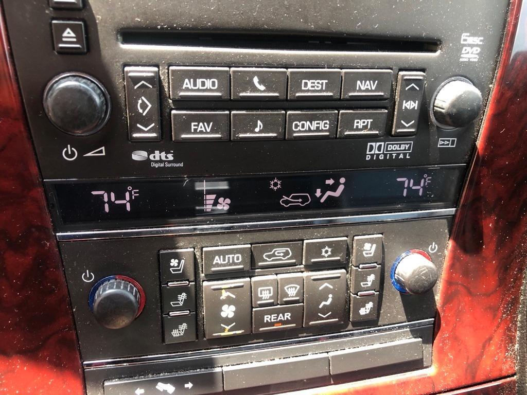used 2009 Cadillac Escalade car, priced at $14,998