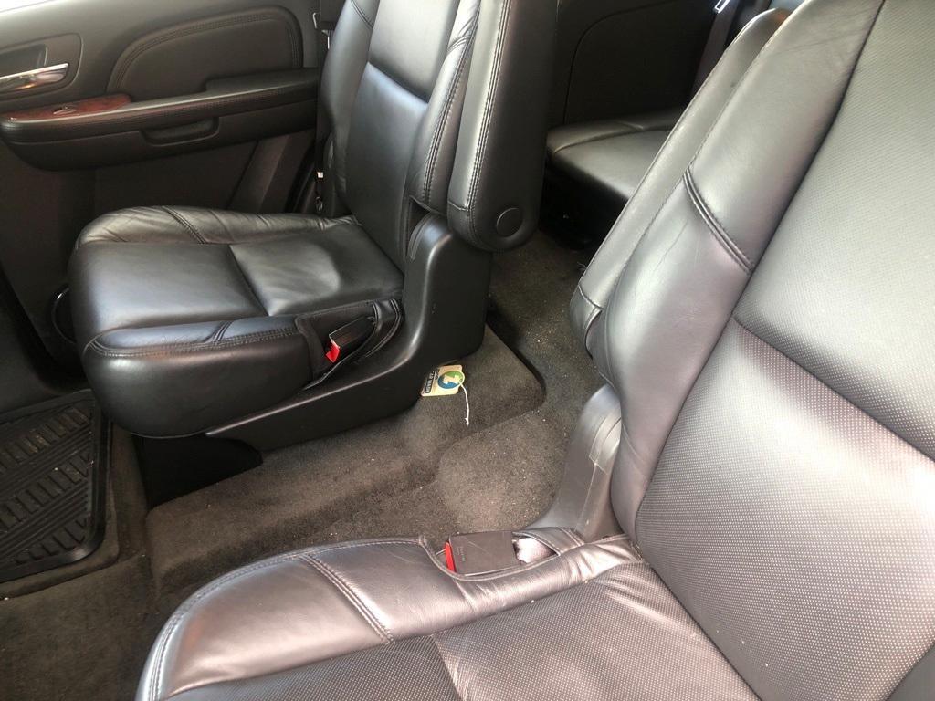 used 2009 Cadillac Escalade car, priced at $14,998