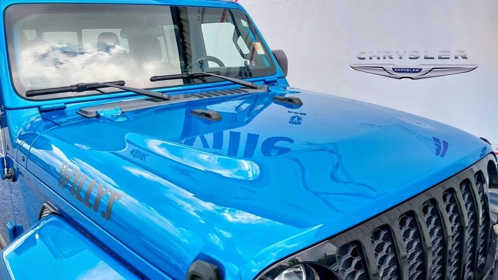 used 2022 Jeep Gladiator car, priced at $32,566