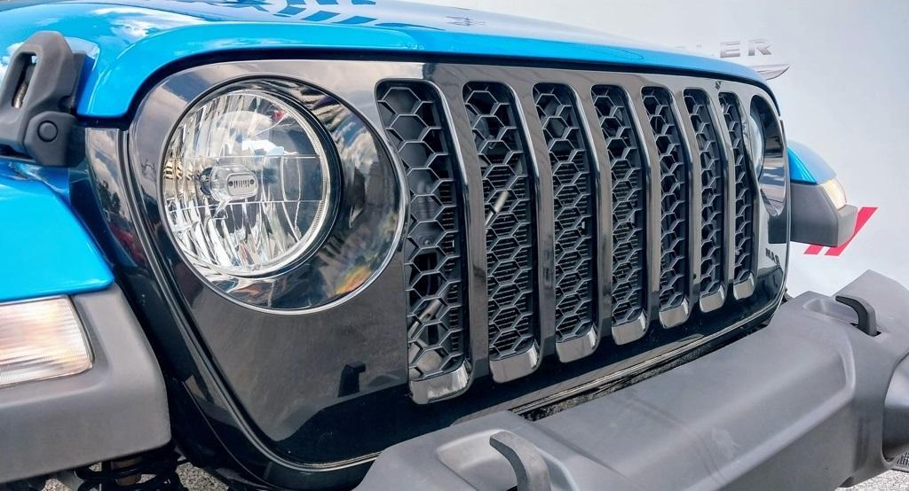 used 2022 Jeep Gladiator car, priced at $32,566