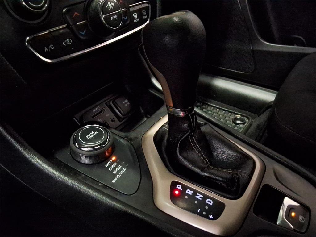 used 2016 Jeep Cherokee car, priced at $8,999