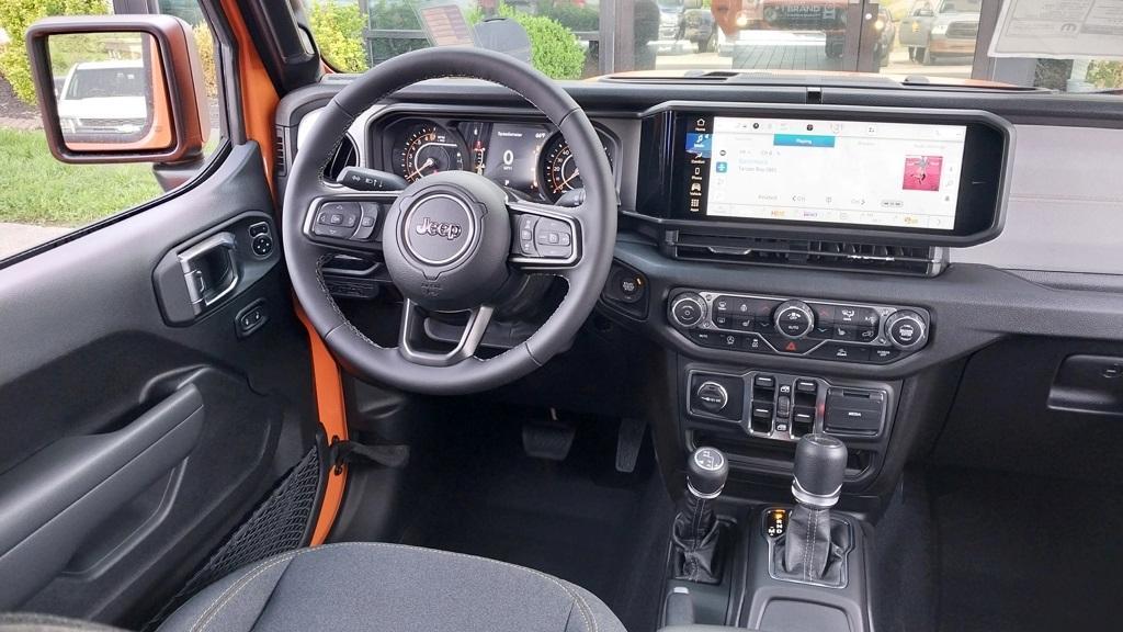 new 2025 Jeep Gladiator car, priced at $42,034