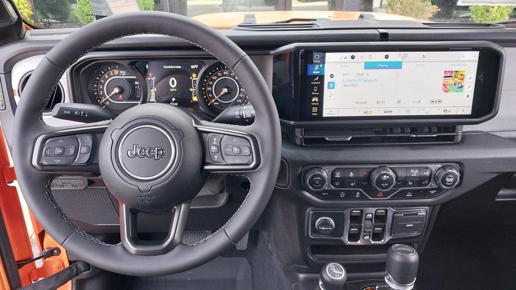 new 2025 Jeep Gladiator car, priced at $42,034