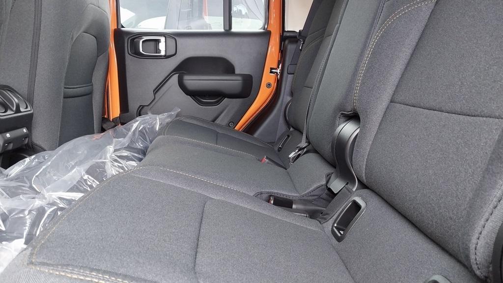 new 2025 Jeep Gladiator car, priced at $42,034