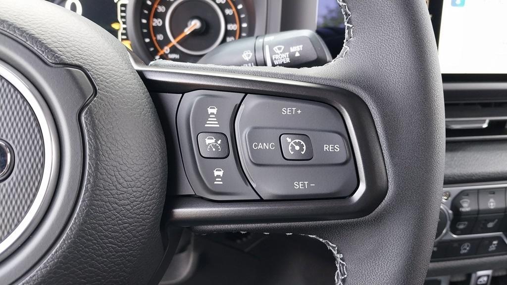 new 2025 Jeep Gladiator car, priced at $42,034