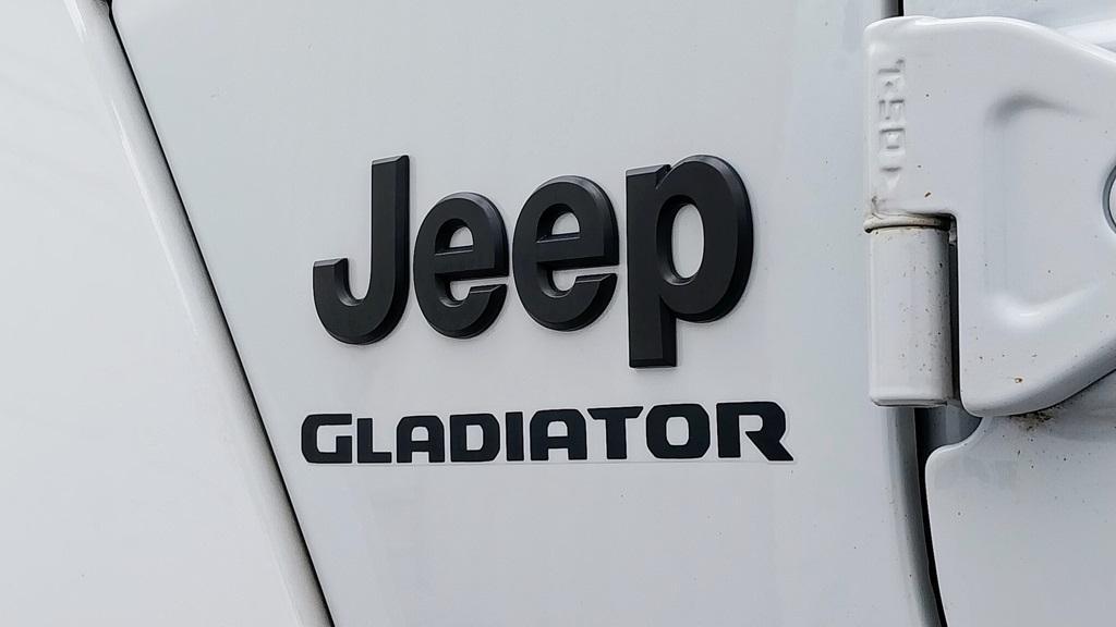 used 2021 Jeep Gladiator car, priced at $32,699