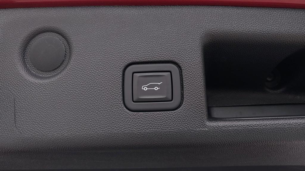 used 2023 Chevrolet Equinox car, priced at $20,999